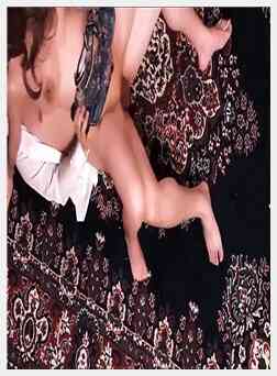 大奶女优旗袍装家务清洁時被强草潮喷