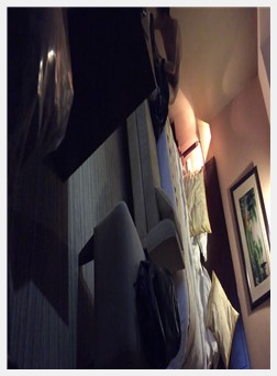 同學聚會多年不見已爲人婦的初戀情人身材還保養得這麽苗條酒店約炮