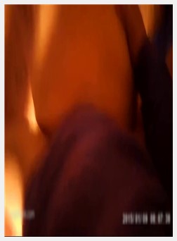 夜晚散步發現個新開的按摩店,挑了位顔值高,身材好腿又長的美女服務,還是極品蝴蝶穴,這姿色平時沒800搞不到